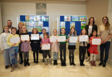 „Mindannyian egyformák vagyunk, csak egy kicsit másképp” – különleges rajzpályázat díjátadóját tartották Dunakeszin