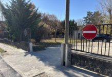 Elkészült a parkoló felújítása a Posta utcai iskolánál