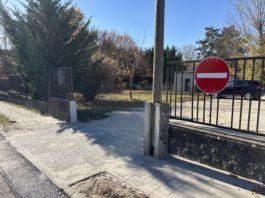 Elkészült a parkoló felújítása a Posta utcai iskolánál