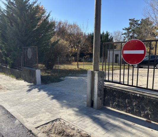 Elkészült a parkoló felújítása a Posta utcai iskolánál