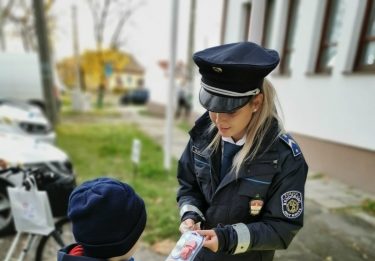 Light Friday – Nem elég látni, láthatónak is kell lenni