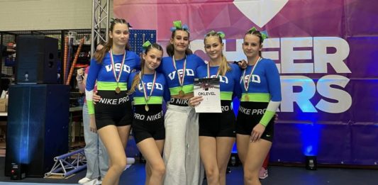 Két aranyéremmel tértek haza a VSD cheerleader lányai a November Cheer Cupról