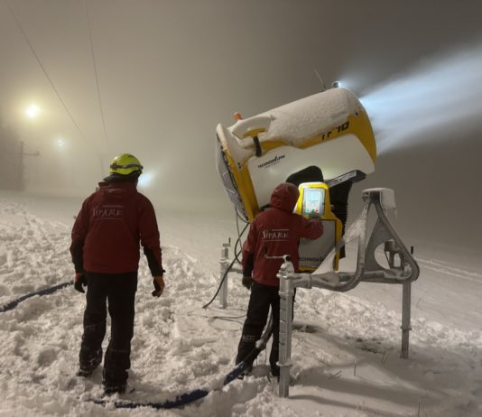 Elindultak a vadonatúj hóágyúk, készülnek a sípályák a Mátraszentistváni Síparkban