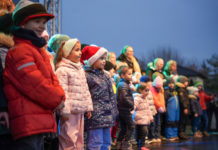 Advent második vasárnapját ünnepelték a Katonadombon az Aranyalma Tagóvoda műsorával és gyertyagyújtással