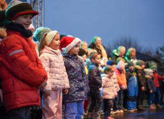 Advent második vasárnapját ünnepelték a Katonadombon az Aranyalma Tagóvoda műsorával és gyertyagyújtással