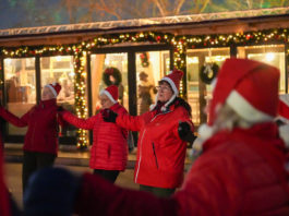 Különleges táncház az adventi vásárban