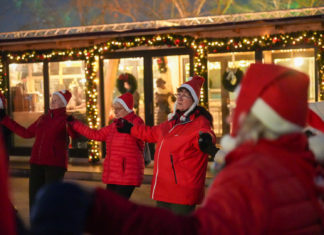 Különleges táncház az adventi vásárban