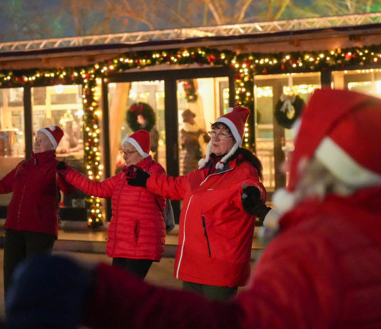 Különleges táncház az adventi vásárban