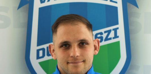 “Szorgalom és kitartás, ez viszi előre a fiatal sportolókat” – Interjú Szabó Lászlóval, a VSD birkózószakosztályának vezetőjével, aki a jövő sportcsillagait neveli