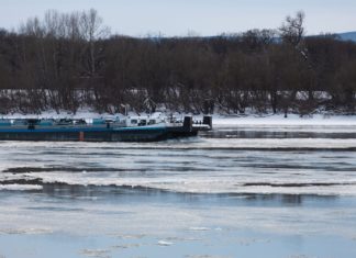 Szünetel a kompközlekedés