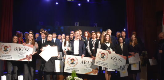 Trendi Aranyt szavalni 2026-ban? Igen!