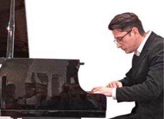 “A zene lassít, figyelmet tanít, és végigkísér egy életen át” – Beszélgetés Dányi Árpáddal, a Farkas Ferenc Alapfokú Művészeti Iskola művésztanárával