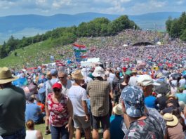 Vonattal a hithez, gyalog az önismerethez – A modern zarándokutak világa