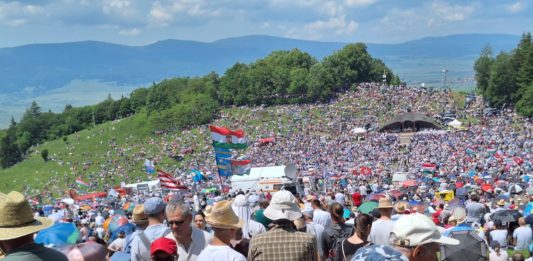 Vonattal a hithez, gyalog az önismerethez – A modern zarándokutak világa