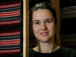 “A rajzolás sok gyereknek menedék” – Beszélgetés Sajó Borbálával, a művészeti iskola grafika tanárával