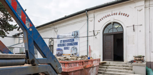 Elkezdődött a katolikus gimnázium kialakítása