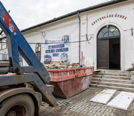 Elkezdődött a katolikus gimnázium kialakítása