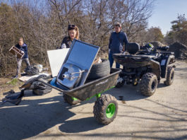 FRISSÍTÉS: Még egy II. világháborús tüzérségi lövedéket is találtak Dunakeszin a szemétszedés közben, amit robbantani kellett