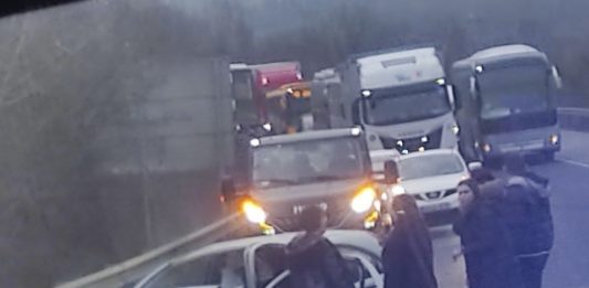 Frontális ütközés az M2-es autóúton