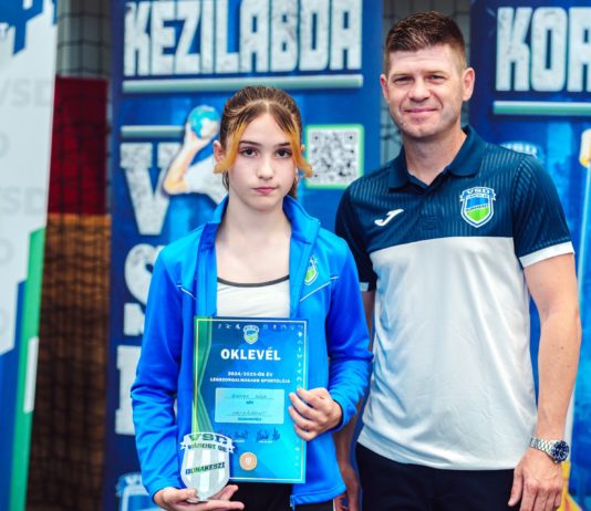 Mindegy, hogy fiúkkal vagy lányokkal kell megküzdeni, a technikai tudása nem hagyja cserben Zórát