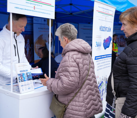 Magyarország legkorszerűbb szűrőkamionja érkezett Dunakeszire: 50-féle vizsgálat egy helyen