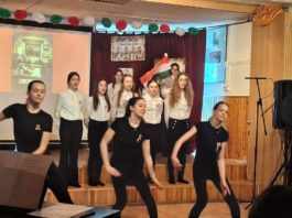 Magas színvonalú musicallel emlékeztek március 15-re a Bárdos iskolában