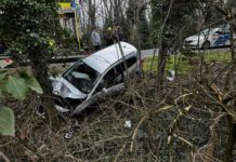 Személykutatás, autóbaleset és egy rosszízű tréfa nehezítette a tűzoltók dolgát
