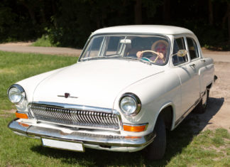 Veteránautók lepik el Dunakeszi utcáit szombaton