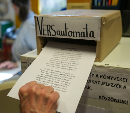 „Van 5 perced egy versre?” – rendhagyó költészet napja a könyvtárban