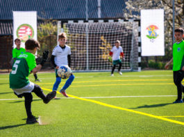 Új műfüves pályát avattak az Alsó-Majori Sport- és Közösségi Parkban