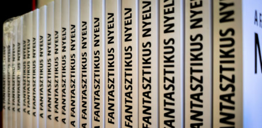 Új fejezetekkel bővült A fantasztikus nyelv – Még közelebb hozza az olvasót a magyar nyelv titkaihoz