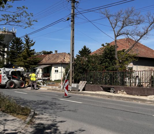 Napokon belül befejeződhet a Kossuth Lajos utcai járda felújítása Dunakeszin