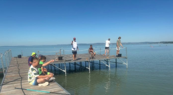 A horgásztáborral indult a nyári szezon a balatonakarattyai üdülőben