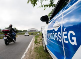 Kétkerekű járműveket ellenőriz a rendőrség