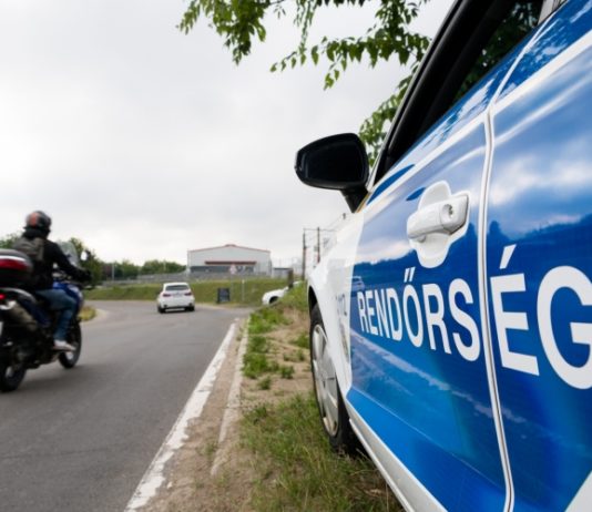 Kétkerekű járműveket ellenőriz a rendőrség