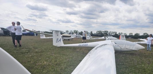 Több mint 40 ezer kilométert repültek a résztvevők a dunakeszi vitorlázórepülő-bajnokságokon