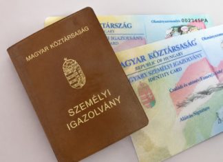 Fontos változás: augusztustól már nem lesznek érvényesek a régi, könyv alakú személyi igazolványok