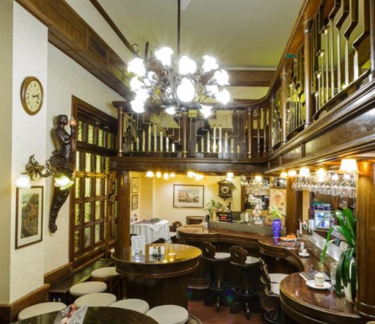 Polo Pub: legendás hangulat a Batthyány tér szívében