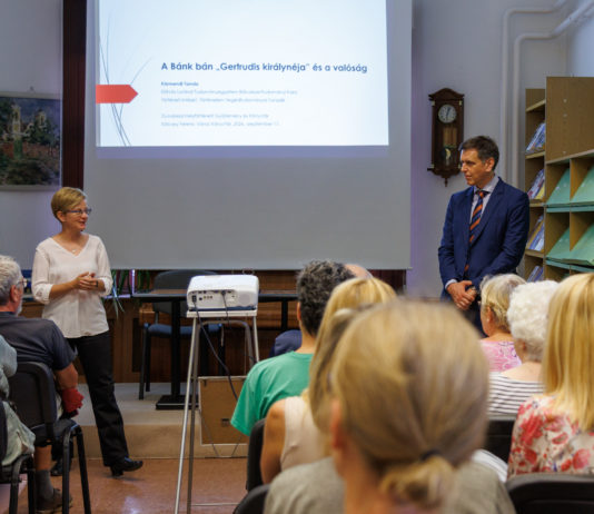 Nők a történelemben – Megtelt a könyvtár az első előadáson, decemberig folytatódik a sorozat