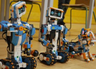 Kis kutatók éjszakája a Kőrösiben: kísérletek, robotok és tudományos kalandok várták a gyerekeket